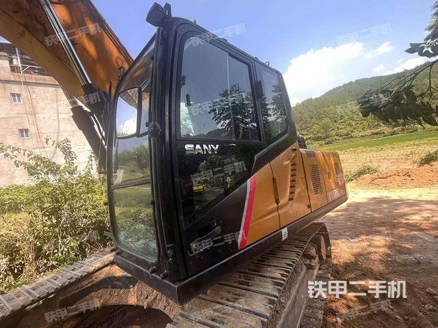 三一重工SY200C挖掘機