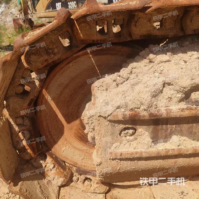 單側(cè)履帶整體(整機外觀) 單側(cè)履帶整體(整機外觀)
