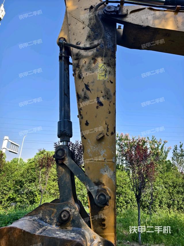 大臂整体 右侧(工作和回转装置) 大臂整体 右侧(工作和回转装置)