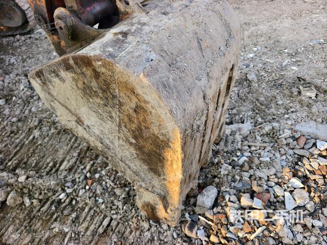 铲斗45度(工作和回转装置) 铲斗45度(工作和回转装置)