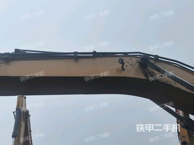 大臂油缸整體?豎拍(工作和回轉(zhuǎn)裝置) 大臂油缸整體?豎拍(工作和回轉(zhuǎn)裝置)