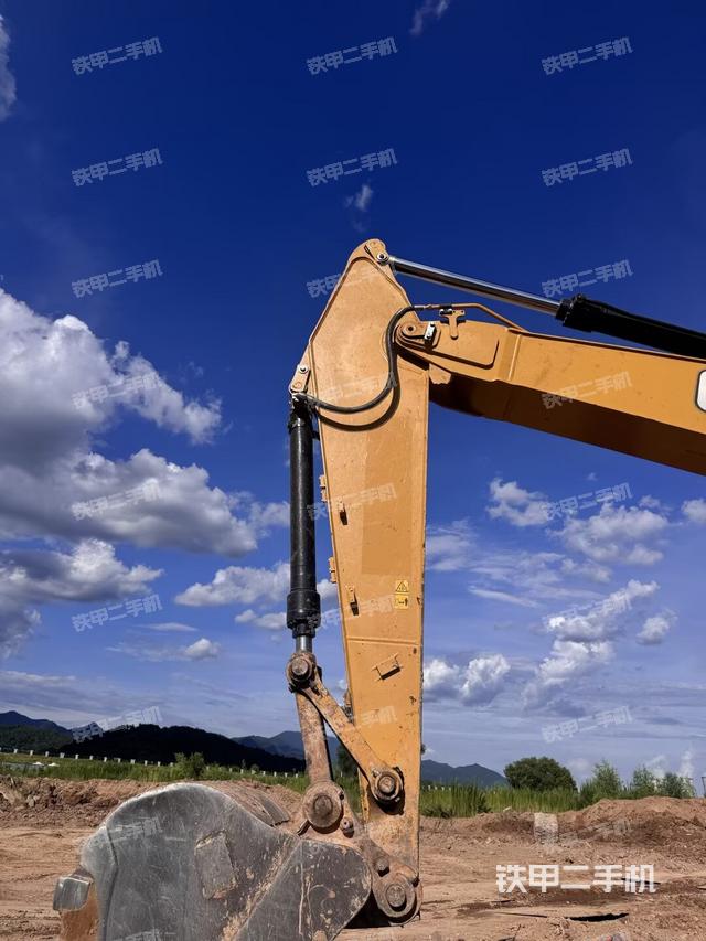 小臂整体左后（工作和回转装置）