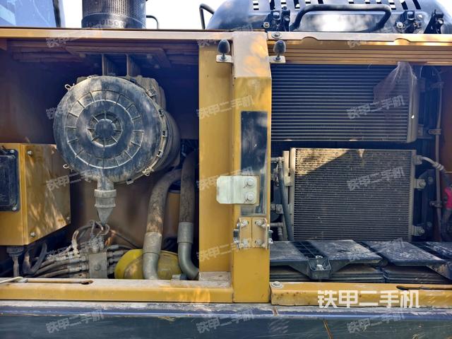 散热器正面(大件舱室) 散热器正面(大件舱室)