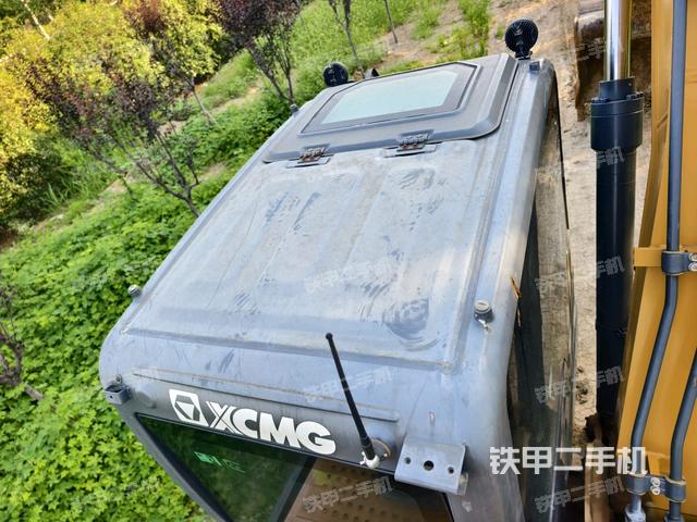 驾驶室顶部俯视(上车部件) 驾驶室顶部俯视(上车部件)