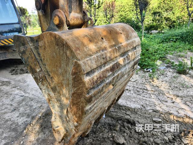 铲斗45度(工作和回转装置) 铲斗45度(工作和回转装置)