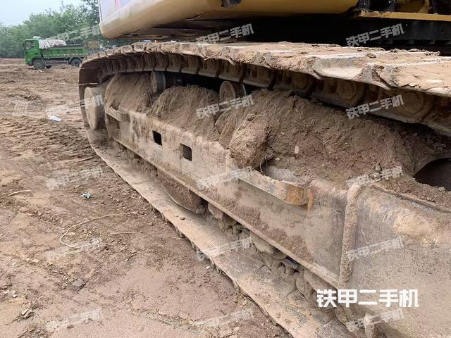 单侧履带整体(整机外观) 单侧履带整体(整机外观)
