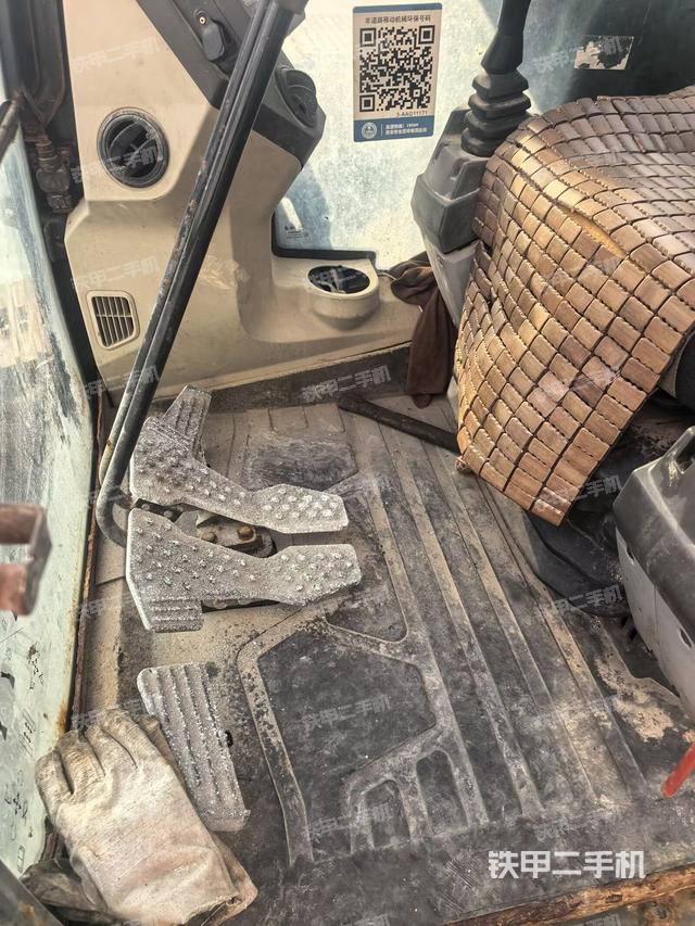 座椅右側(cè)控制臺/鑰匙門/油門/含右手柄（駕駛室部分）