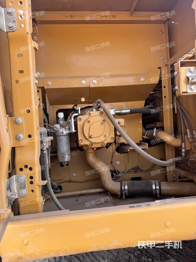 液压泵斜45 左（大件舱室）