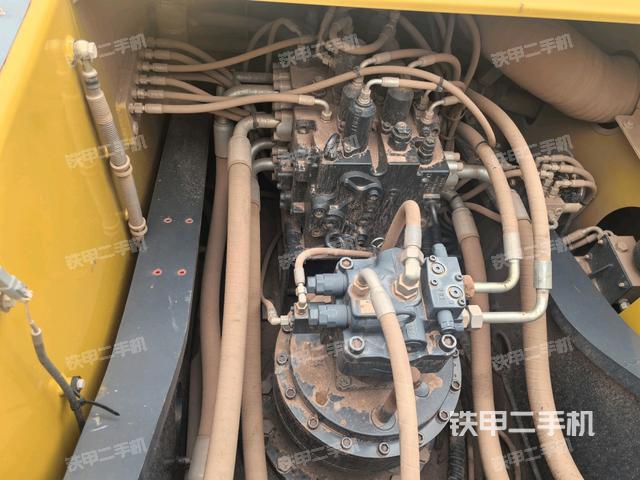 发动机室(上车部件) 发动机室(上车部件)