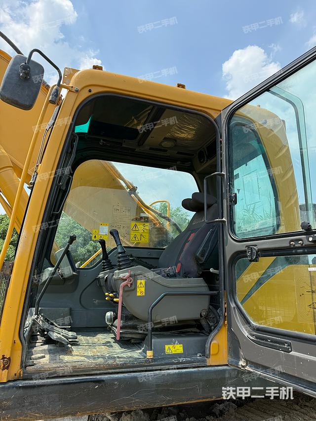 驾驶室整体（整机外观）