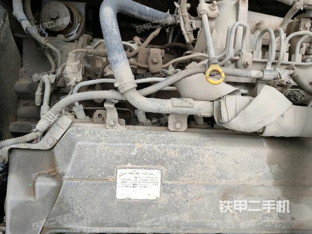 气门室盖螺丝特写(上车部件) 气门室盖螺丝特写(上车部件)