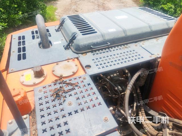 铲斗右后整体（工作和回转装置）