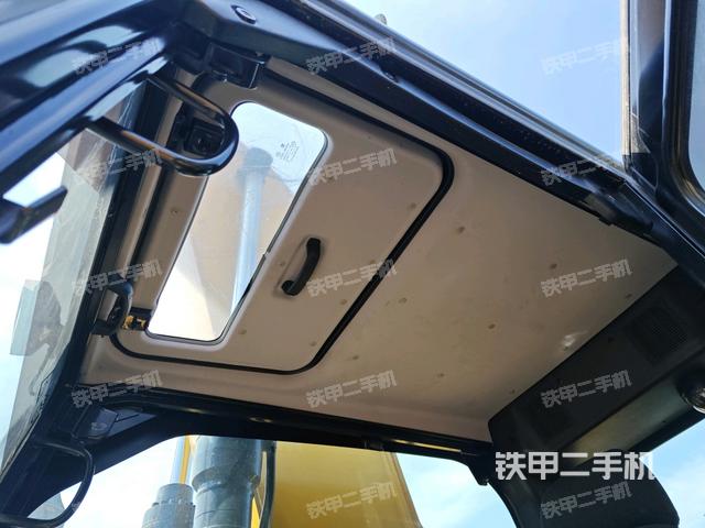 顶棚整体(驾驶室部分) 顶棚整体(驾驶室部分)