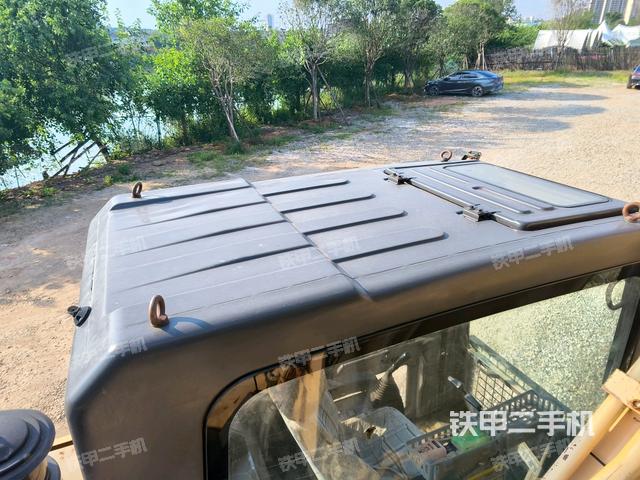 气门室盖螺丝特写(上车部件) 气门室盖螺丝特写(上车部件)