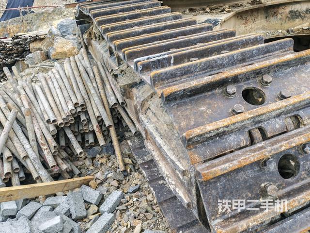 左側(cè)履帶整體?(行走機(jī)構(gòu)) 左側(cè)履帶整體?(行走機(jī)構(gòu))