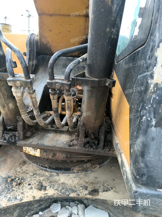 大臂油缸整體?豎拍（工作和回轉(zhuǎn)裝置）