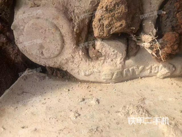 左側(cè)履帶整體?（行走機(jī)構(gòu)）