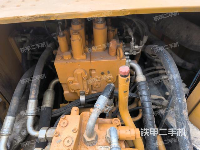 駕駛室頂部俯視（上車(chē)部件）