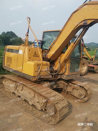 山东临工E680F挖掘机实拍图片