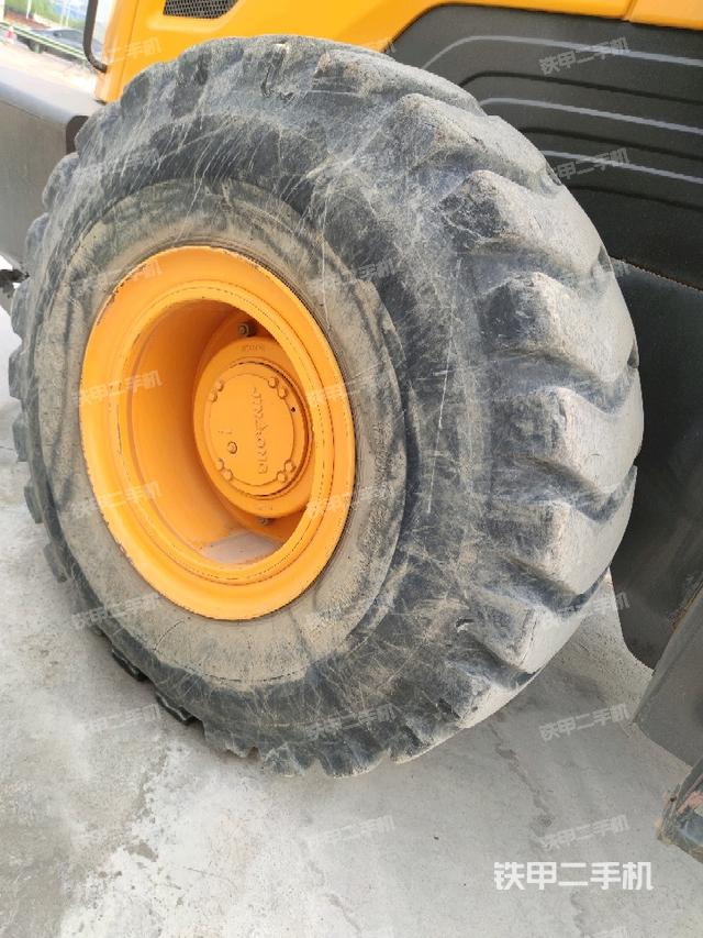 右后輪（行走機(jī)構(gòu)）