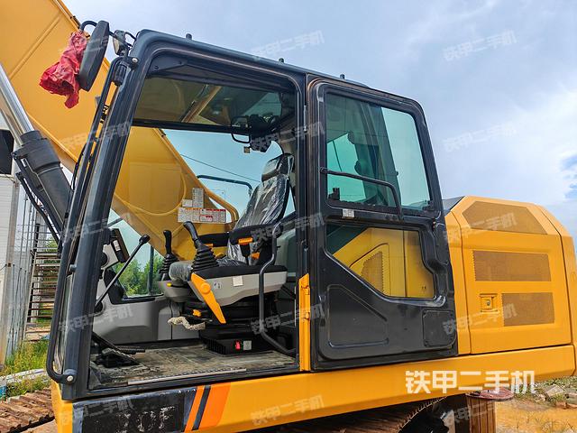 驾驶室整体（整机外观）