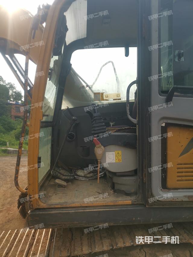 驾驶室整体（整机外观）