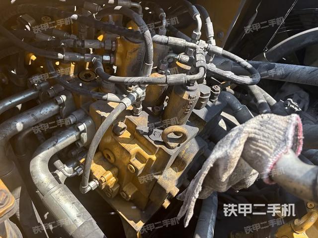 驾驶室顶部俯视(上车部件) 驾驶室顶部俯视(上车部件)