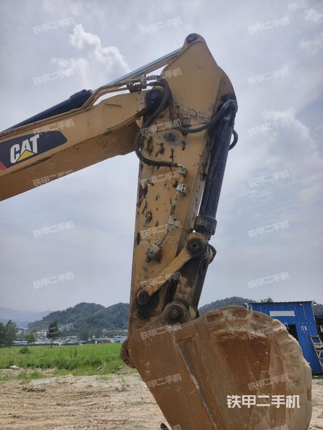 小臂整體右前（工作和回轉(zhuǎn)裝置）