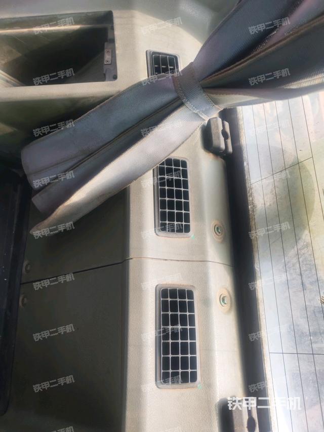 右侧玻璃角标（驾驶室部分）