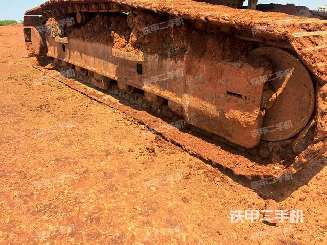 右侧履带整体(行走机构) 右侧履带整体(行走机构)
