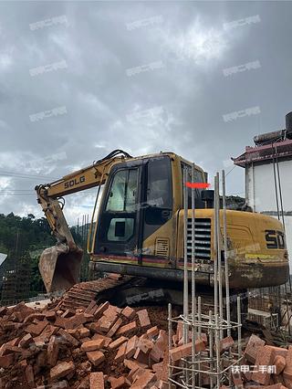 山东临工LG685挖掘机实拍图片