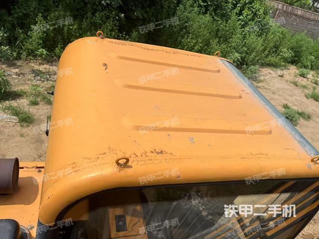 駕駛室頂部(整機外觀) 駕駛室頂部(整機外觀)