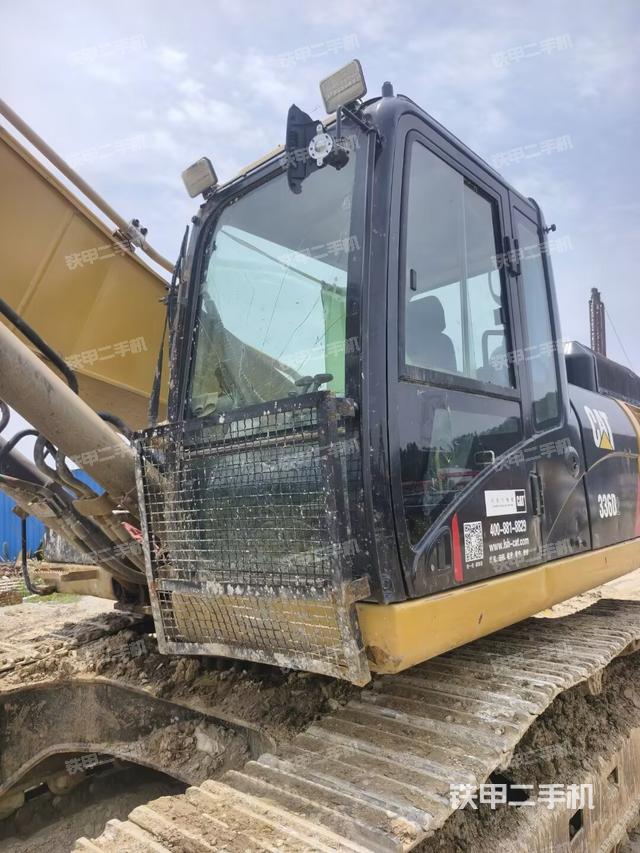 大臂油缸整體?豎拍（工作和回轉(zhuǎn)裝置）