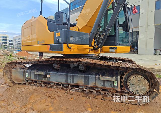 单侧履带整体（整机外观）