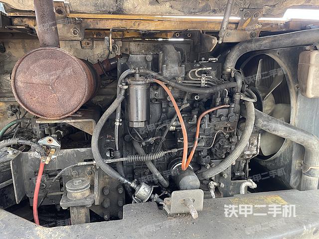 發(fā)動(dòng)機(jī)整體俯視(整機(jī)外觀(guān)) 發(fā)動(dòng)機(jī)整體俯視(整機(jī)外觀(guān))