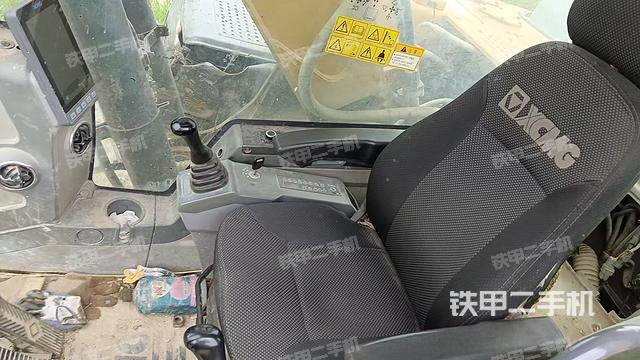 驾驶室整体(整机外观) 驾驶室整体(整机外观)