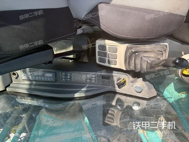 后窗玻璃角标(驾驶室部分) 后窗玻璃角标(驾驶室部分)