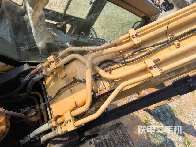 大臂整体 右侧(工作和回转装置) 大臂整体 右侧(工作和回转装置)