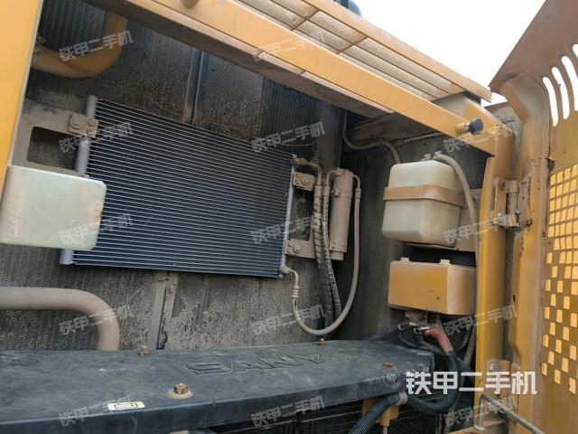 液壓泵斜45?右（大件艙室）