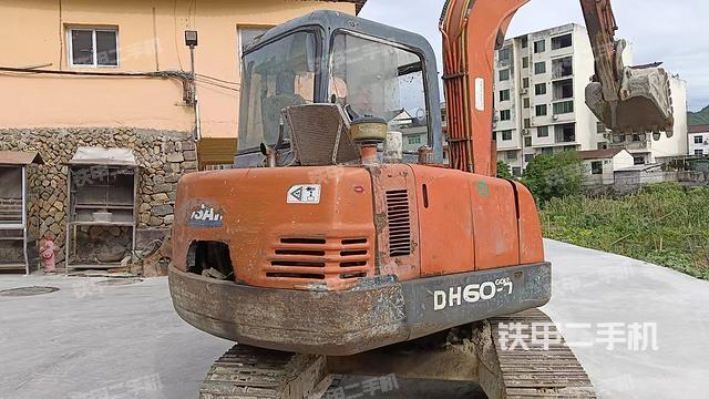 整机右后45°(整机外观) 整机右后45°(整机外观)
