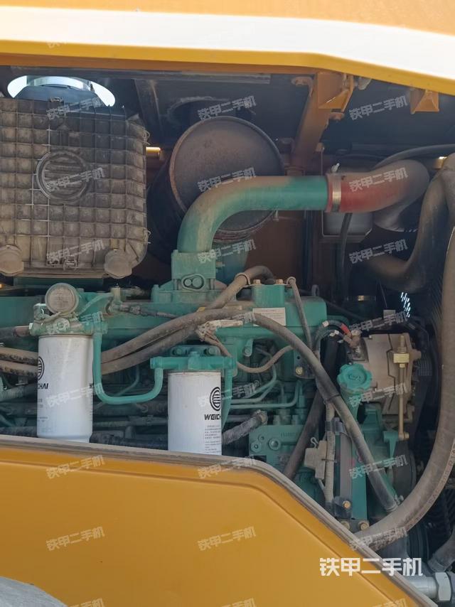 发动机左侧（整机外观及大件）