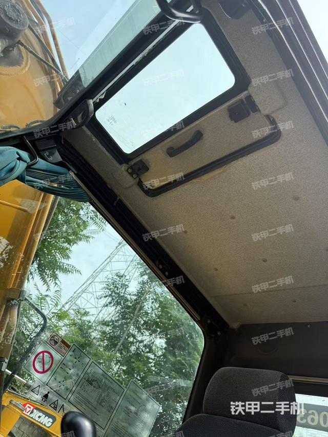 驾驶室顶部（整机外观）