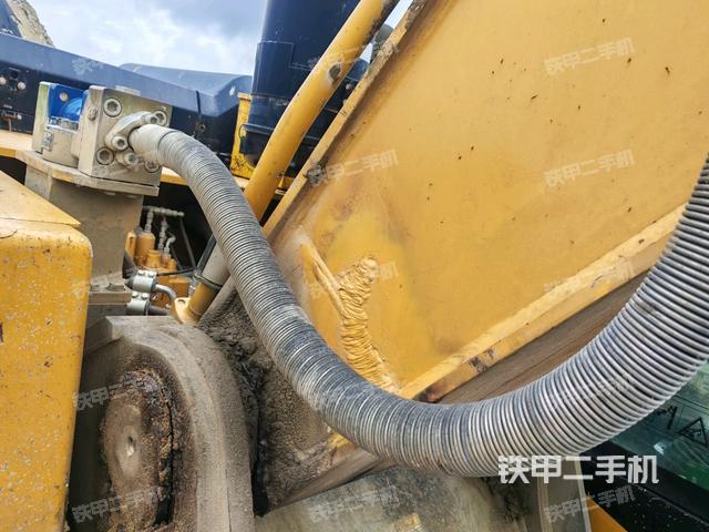 大臂根部?斜視(工作和回轉(zhuǎn)裝置) 大臂根部?斜視(工作和回轉(zhuǎn)裝置)