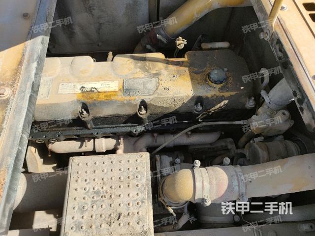 气门室盖螺丝特写(上车部件) 气门室盖螺丝特写(上车部件)