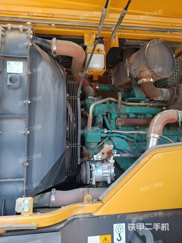 发动机右侧（整机外观及大件）