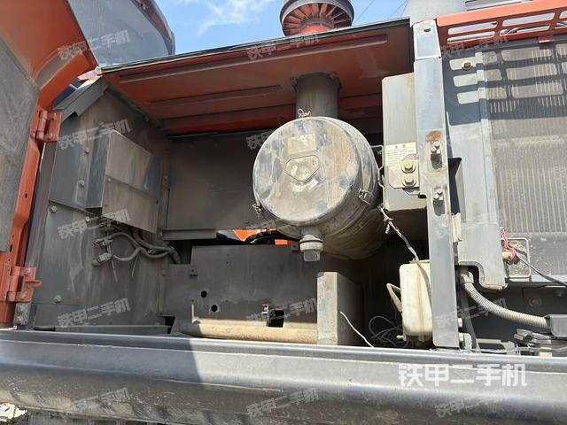 散热器正面(大件舱室) 散热器正面(大件舱室)