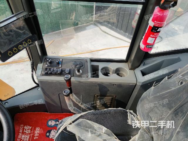 操作桿  檔位（駕駛室部分）