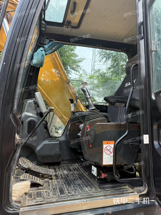 驾驶室整体（整机外观）