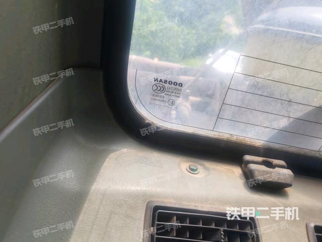 驾驶室正侧（驾驶室部分）