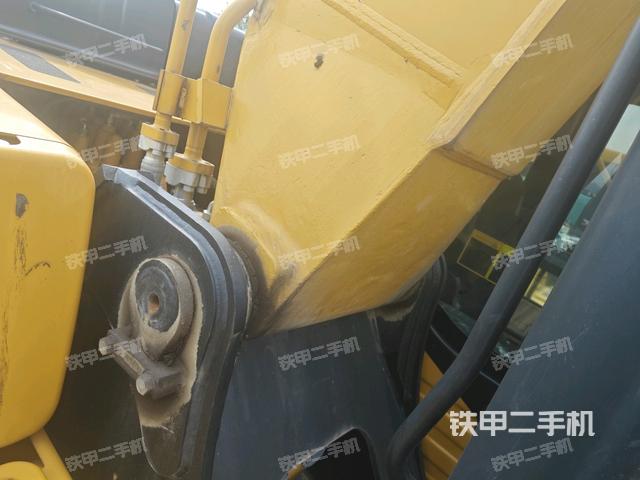 大臂根部 斜视(工作和回转装置) 大臂根部 斜视(工作和回转装置)